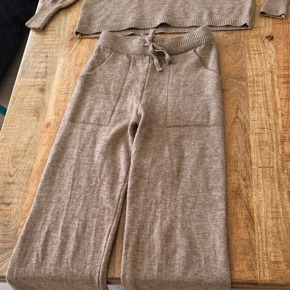 Matching Set - Picture 4 of 10